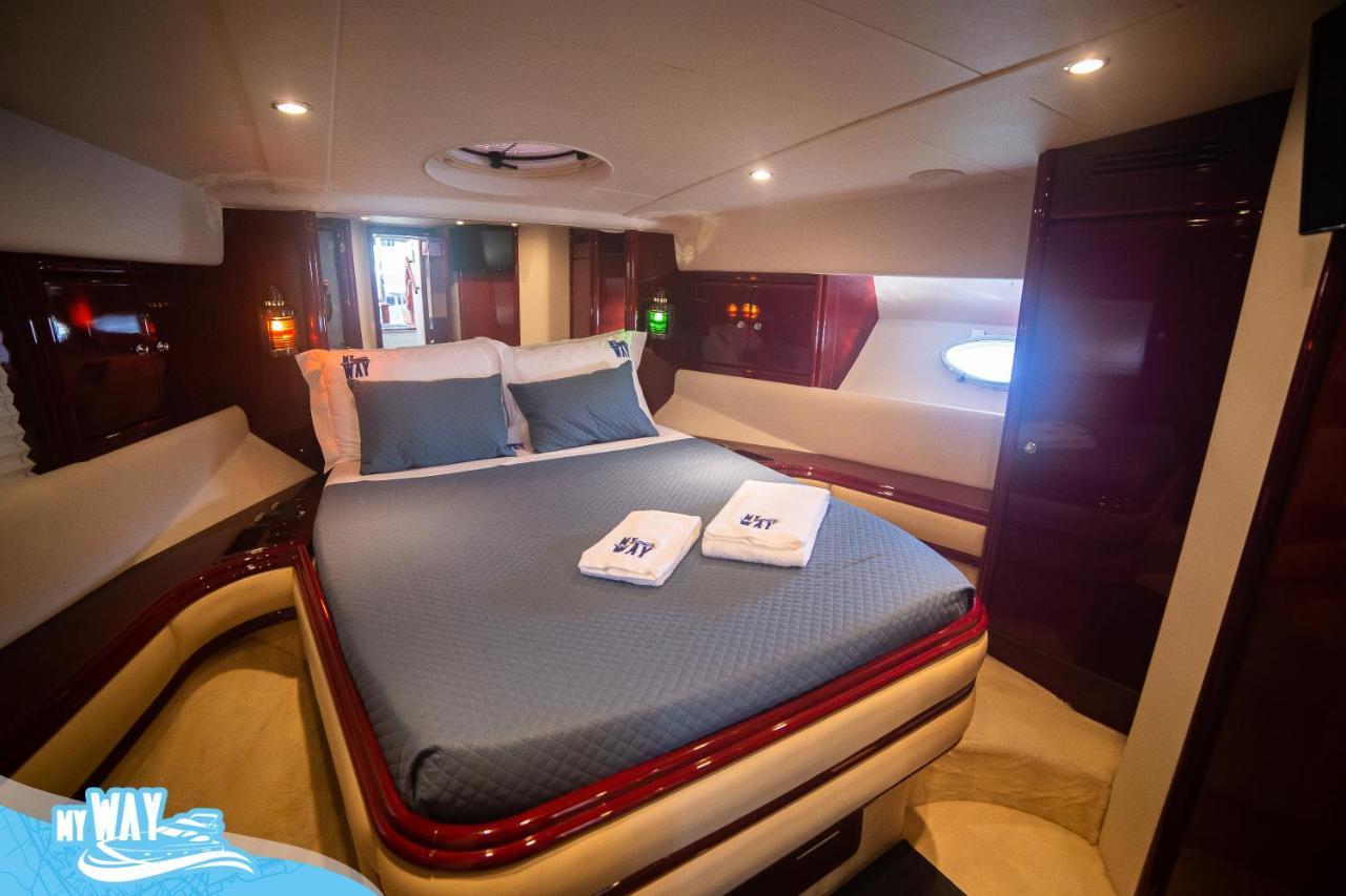 Barco No Coracao Da - Iate De 5 Estrelas