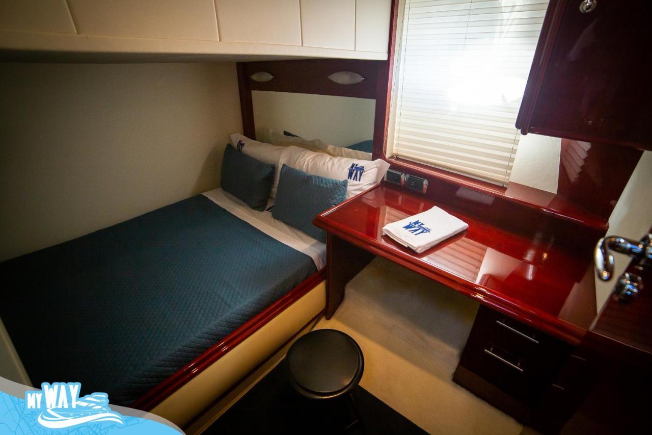 Botel Barco No Coracao Da - Iate De 5 Estrelas *